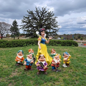 Conjunto de esculturas de Blancanieves y siete enanitos: personajes de cuentos de fibra de vidrio encantados para parques temáticos - Product Image 6