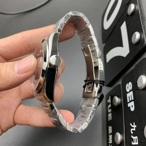 Reloj de Lujo para Hombre, Diseño Clásico con Esfera Negra, Manecillas y Escala Luminosas, Estilo Simple - Product Image 4