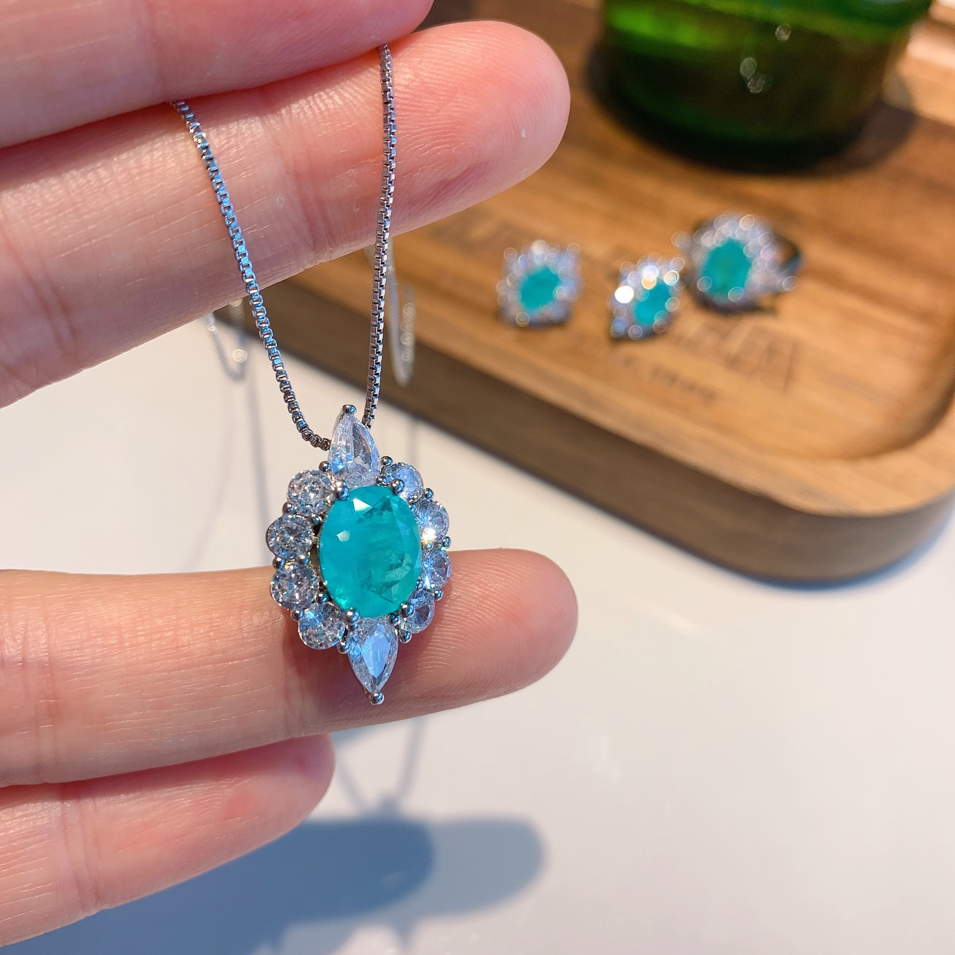 Pendentif bleu