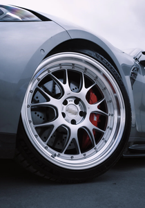 Jantes de voiture forgées personnalisées pour <span class=keywords><strong>LM</strong></span> <span class=keywords><strong>R</strong></span> <span class=keywords><strong>BBS</strong></span> 5x112/5x114.3/5x120/5x130/5x108 pour BMW Porsche Audi Mercedes Tesla Mustang Nissan Lexus - Product Image 5