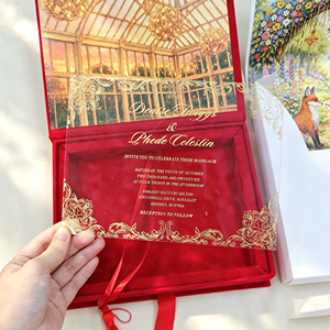 Scatola per Inviti di Nozze in Velluto Rosso, Monogramma Personalizzato in Lamina <span class=keywords><strong>d</strong></span>'Oro, Illustrazione Giardino delle Favole, Busta per Invito Matrimoniale in Acrilico - Product Image 3
