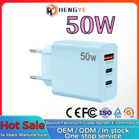 Paquet de boîte de logo personnalisé Portable 3 ports charge rapide en gros chargeur multi-téléphone de haute qualité
