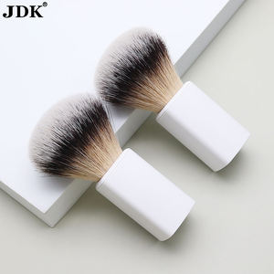 Pinceau de rasage <span class=keywords><strong>blanc</strong></span> écologique portable avec brosse de nettoyage de <span class=keywords><strong>barbe</strong></span> du fabricant de poignée acrylique - Product Image 1