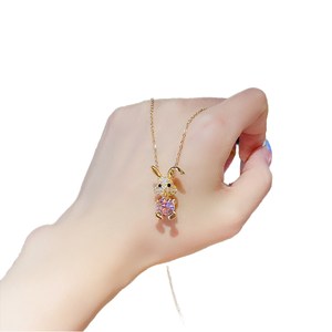 In acciaio al titanio placcato oro divertente coniglio collana pendente da <span class=keywords><strong>donna</strong></span> rosa cristallo zircone catena regalo di compleanno in acciaio inox - Product Image 1