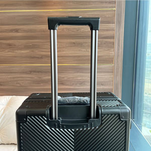 Valises en alliage d'aluminium de taille <span class=keywords><strong>cabine</strong></span>, design de voyage à l'aéroport, personnalisées par l'usine de Dongguan, tendance et élégantes - Product Image 3