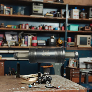 CHINHAUR CH52-68 Boîtier <span class=keywords><strong>de</strong></span> <span class=keywords><strong>pédalier</strong></span> universel pour vélo avec <span class=keywords><strong>axe</strong></span> conique <span class=keywords><strong>carré</strong></span> en acier et <span class=keywords><strong>axe</strong></span> à trou <span class=keywords><strong>carré</strong></span> - Product Image 4