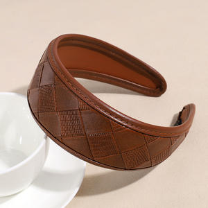 ที่คาดผมหนังแบบกว้างสไตล์เรโทรสำหรับผู้หญิง ป้องกันการลื่นหลุด - Product Image 6