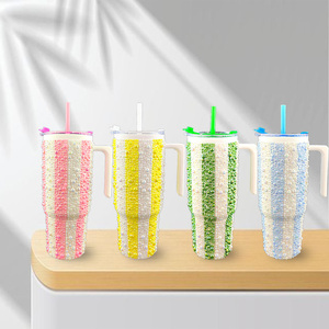 Nouveautés populaires Conception à rayures parallèles Macaron Couleur Perle Gobelet en strass Grande capacité Tasses à café portables - Product Image 2