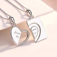 Collier avec pendentif en forme de deux cœurs entrelacés en argent 925 hypoallergénique |   Pendentif Romantique « Amour Éternel » avec Chaîne pour