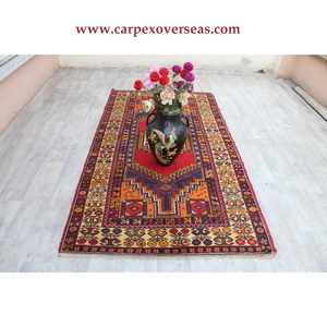 พรมขนแกะสีแดงเส้นใยธรรมชาติที่ได้รับแรงบันดาลใจจากโบฮีเมียนเหมาะสำหรับให้เป็นของขวัญสำหรับห้องนั่งเล่นและซักได้ - Product Image 1