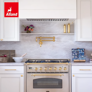 <span class=keywords><strong>Cuisine</strong></span> de ferme de luxe Alland, armoires de <span class=keywords><strong>cuisine</strong></span> peintes sur mesure, style Shaker blanc perlé avec échelle coulissante et quincaillerie en laiton - Product Image 4