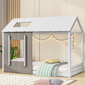 เตียงบ้านเด็กสีขาวและสีเทา โครงไม้ เฟอร์นิเจอร์ห้องนอนสำหรับเด็ก พร้อมไฟและดีไซน์หน้าต่าง - Product Image 1