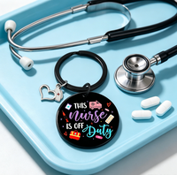 Porte-clés commémoratif, cadeau tendance pour la Journée des infirmières, porte-clés en métal inoxydable à motifs multicolores, vente en gros personnalisée