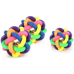 Jouet à mâcher pour animaux de compagnie en caoutchouc tressé coloré <span class=keywords><strong>TRP</strong></span> écologique à prix d'usine, avec clochette à l'intérieur pour chats et chiens - Product Image 3