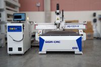 Máquina Fresadora CNC 1325/1331 con Cámara CCD y Herramienta de Corte en V para Madera, Vidrio, MDF, Acrílico y Corte Publicitario