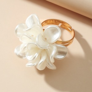 European American Fashion Gold Plated Camellia <b>Rings</b> <b>Adjustable</b> 3D White Flower <b>Ring</b> for Women Girls - Product Image 3