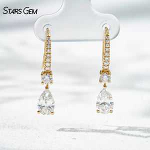Pendientes de Oro Sólido de 18K con Diamantes de Laboratorio DEF VS de 1.88CTW, Corte Pera, con Gancho, de StarsGem Fine Jewelry - Product Image 5