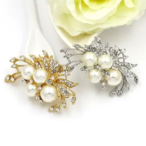 Dernière mode épingle fleur de revers strass perle broche cristal broches personnalisées femmes fille