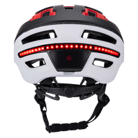 Vente en gros de casque de vélo intelligent PC intégré avec clignotant et lumière LED