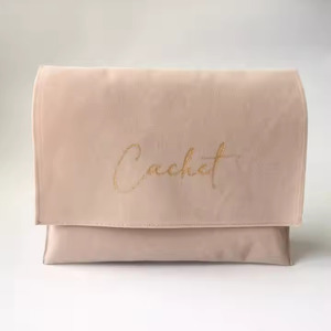 Piccoli orecchini <span class=keywords><strong>in</strong></span> <span class=keywords><strong>tessuto</strong></span> scamosciato Ultra Fine <span class=keywords><strong>in</strong></span> fibra borsa per gioielli con rossetto nero regalo cosmetici <span class=keywords><strong>in</strong></span> velluto con Logo personalizzato - Product Image 1