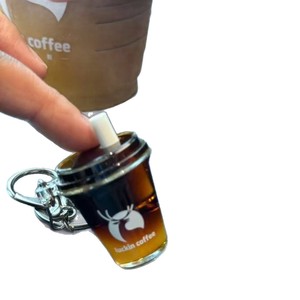 พวงกุญแจอะคริลิครูปแก้วกาแฟลัคกิ้น พร้อมฝาและหลอดดูด พกพาสะดวก สำหรับใช้เป็นของแจก - Product Image 5