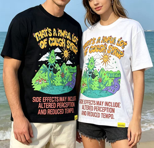 T-shirts Oversize Décontractés et Amples pour Hommes, Style Minimaliste Américain Tendance, avec Impression Scannable, Motif 'THAT'S A AWFUL LOT OF COUPH SYRUP', En Stock - Product Image 2