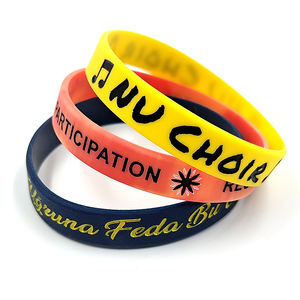 สายรัดข้อมือซิลิโคนสีเข้มยืดได้สำหรับทุกเพศโลโก้ที่กำหนดเองเรืองแสงในที่มืด - Product Image 2