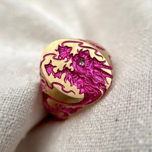 Anillo de Sello Personalizado con Dragón para Hombre, Grabado a Mano en Oro, Estilo Oriental, Anillo de Diseño, Pieza de Joyería Vintage y Audaz - Product Image 1