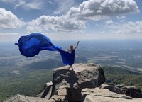 Robe longue en satin bleu fluide avec traîne longue, disponible en différentes couleurs, pour séance photo, robe de maternité pour femme
