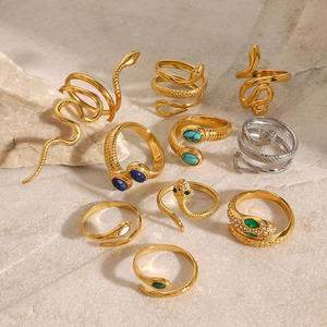 JR01313 Anillo de Acero Inoxidable Chapado en Oro con Diseño de Serpiente Unisex, Joyería de Moda con Incrustaciones de Banda de Boda de Tamaño Variable - Product Image 3