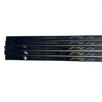 Une marque chinoise professionnelle qui fabrique des bâtons de hockey sur glace en fibre de carbone personnalisés pour enfants, adolescents et adultes