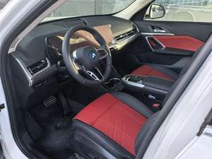 <span class=keywords><strong>BMW</strong></span> IX1 2025 EDrive25L Usado, Paquete M Sport, 100 <span class=keywords><strong>km</strong></span> Sin Accidentes, Aceleración de <span class=keywords><strong>0</strong></span>-100 <span class=keywords><strong>km</strong></span>/h en 8.6 Segundos - Product Image 4