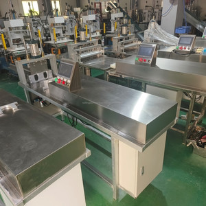 Moule en silicone pour la fabrication de savon artisanal - Product Image 1