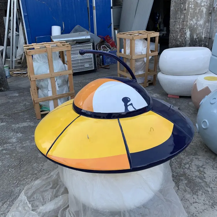 الألياف الزجاجية تحلق الصحن تمثال نموذج UFO المركبة الفضائية الراتنج الحرف مخصص مصنع تحلق الصحن الحلي في قاعات العرض