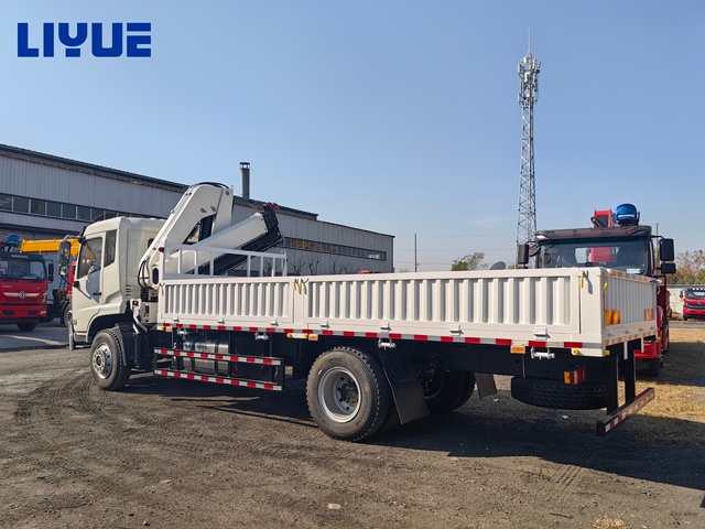 Heavy-Duty Cranes HE-218