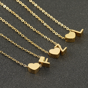 หัวใจเล็กๆสร้อยคอตัวอักษร 18K Gold Platedสแตนเลสส่วนบุคคลMonogramชื่อสร้อยคอสําหรับหญิงสาว - Product Image 2