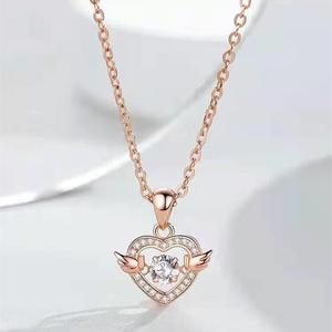 Collana con Pendente a <span class=keywords><strong>Cuore</strong></span> in Zirconi e <span class=keywords><strong>Ali</strong></span> d'Angelo, Catena in Acciaio Inossidabile 316L Placcato Oro, Moda Trendy per Donne - Product Image 4