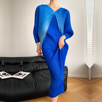 Robe longue en mousseline unie, style Miyake, col rond, à franges, taille naturelle, coupe ample, tendance 2023, design esthétique Europe-Amérique