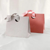 Chine Usine De Luxe Personnalisé Blanc Carton Bijoux Tiroir Ruban Logo Personnalisé Estampage À Chaud Cadeau Sacs Colliers Boîtes