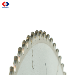 <span class=keywords><strong>Lame</strong></span> de scie circulaire Donglai 300 mm 96 dents avec angle de coupe négatif, profil de dent spécial, pas besoin d'ajustement/gravure, pour le dimensionnement des panneaux - Product Image 4