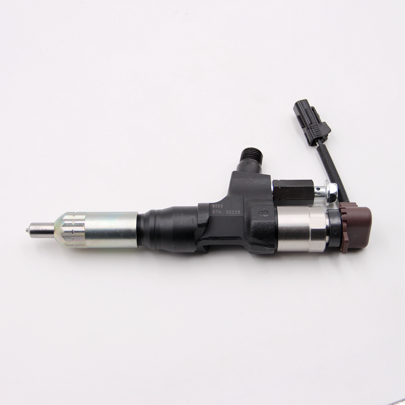 Common Rail Fuel Injector  095000-6390 8-97609791-5  for diesel engine 095000-6693  8-97609791-5 for XICHAI