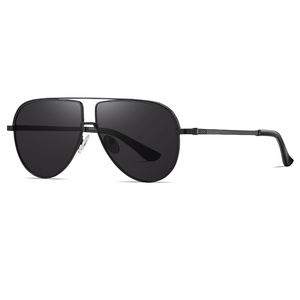 JS8540 Logo personalizzato all'ingrosso polarizzati occhiali da sole quadrati bianco metallo UV400 protezione Tac per la guida Logo personalizzabile <span class=keywords><strong>uomo</strong></span> - Product Image 3
