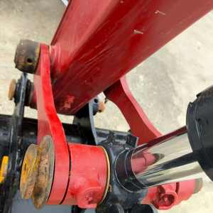 Excavatrice compacte sur chenilles en caoutchouc YANMAR VIO55 avec brise-roche, tarière, grappin et accessoires de travail - Product Image 6