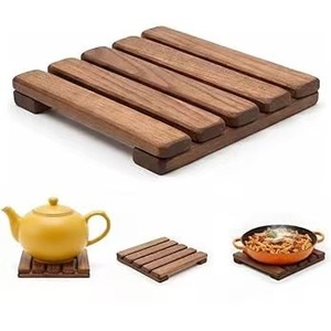 Sous-plat en bois d'acacia 15x15 cm, résistant à la chaleur, pour la protection des ustensiles de cuisine - Product Image 5