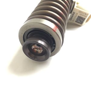 High Quality 4 Pin Diesel Fuel Injector 3801369 Common Rail Injector BEBE4D18002 for Volvo Truck PENTA <strong>MD13</strong> - Product Image 4