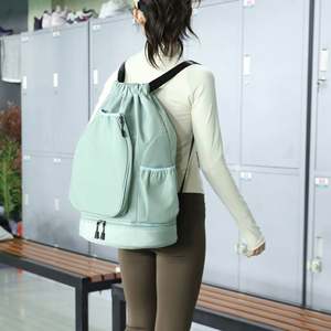 Sac de sport imperméable et tendance pour raquettes, avec séparation humide/sec, idéal pour la gym, le tennis et le pickleball - Product Image 1