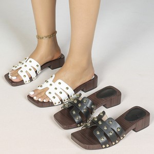 Sandales à talons pour femmes, talon épais, bout ouvert, doublure en PU, semelle en bois antidérapante, style chunky avec décorations en pierres - Product Image 1