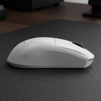 Mouse Gaming Nirkabel Tri-Mode Ultra Ringan PAW3395 Ergonomis Esports OEM ODM Kustom