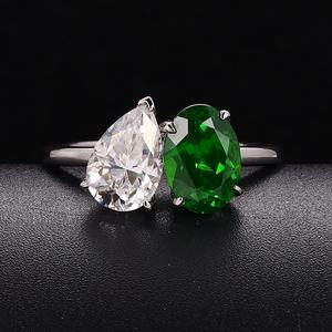 Anillo de Compromiso de Lujo Hecho a Mano en Oro Blanco de 18K y 14K con Doble Óvalo de Zambia, Colombia y Moissanita para Ocasiones Elegantes - Product Image 4