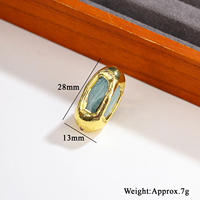 Superbe connecteur à deux trous en amazonite et cristal blanc plaqué or 18 carats avec cadre martelé pour la fabrication de colliers